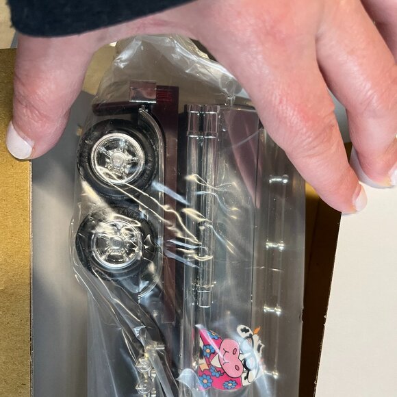 Hershey's Toy Truck Coinbank with Lights and Sounds‎ (in Original Box) - Picture 6 of 16